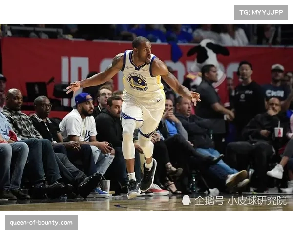 沃尔夫斯堡后防核心停赛加剧危机 防守体系面临崩溃风险 沃尔夫斯堡后防核心停赛加剧危机 防守体系面临崩溃风险